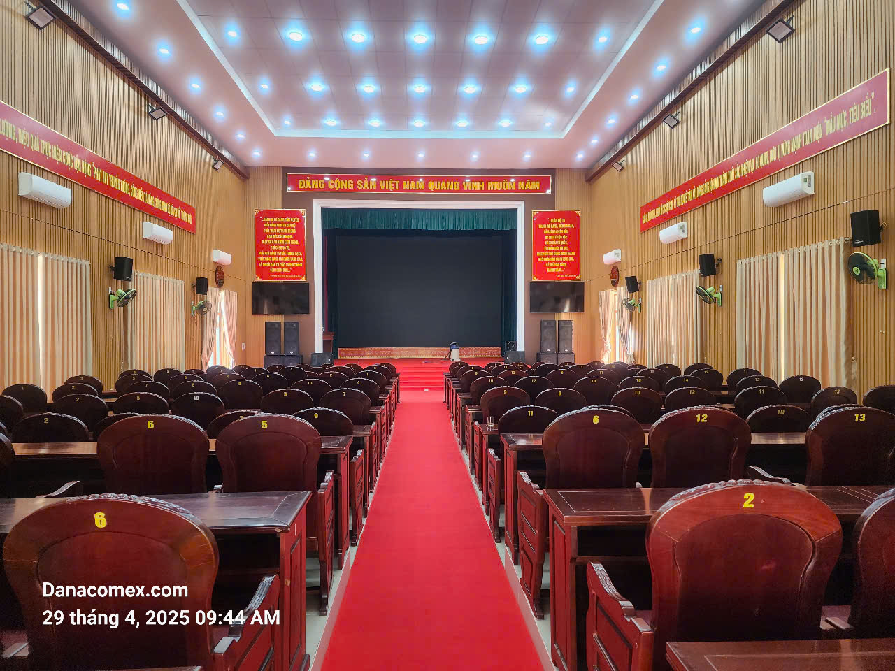 Thảm hội trường tại Đà Nẵng – Giải pháp sang trọng và chuyên nghiệp từ Danacomex